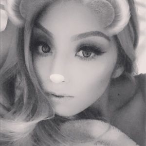 Meet your Posher, Nina